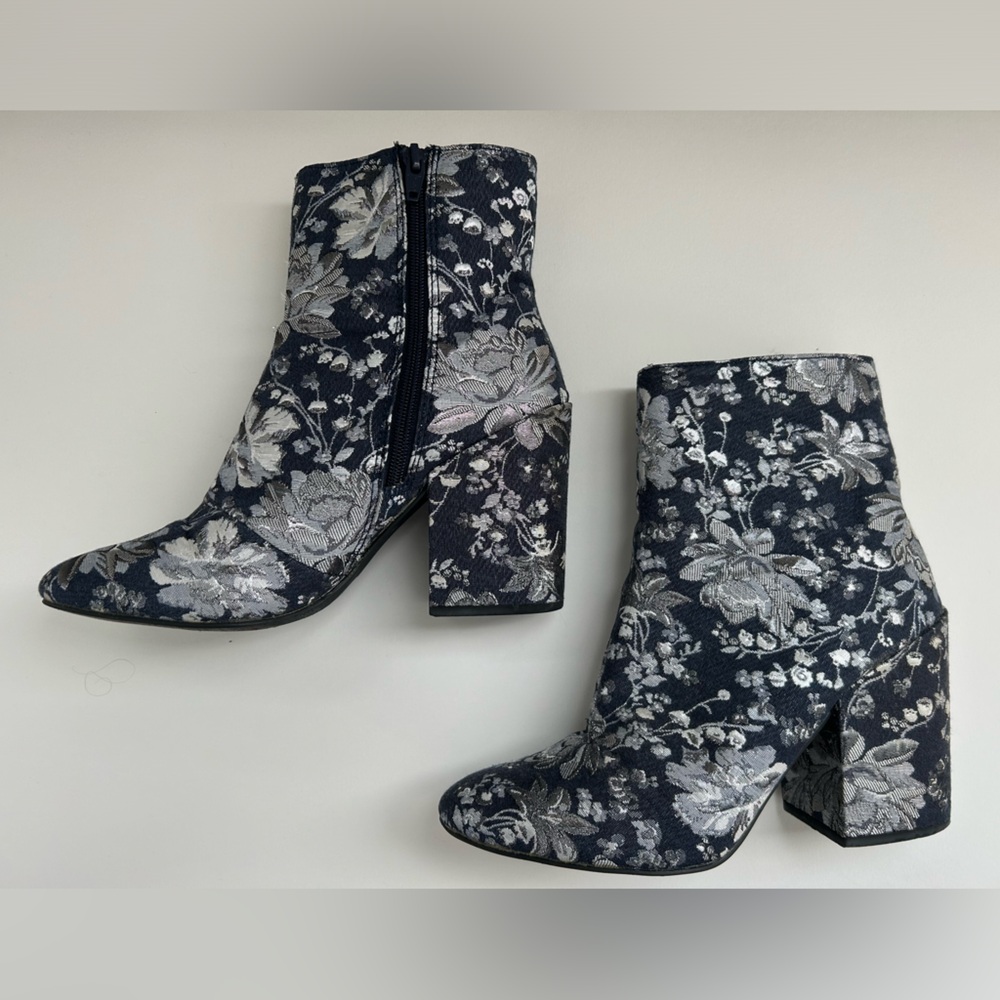 Embroidered fabric Ankle boots